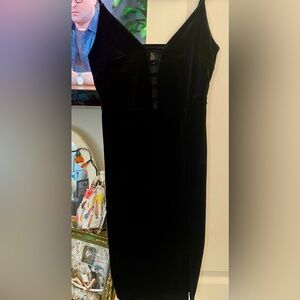 Forever 21 Elegant Velvet Black Dress with Straps